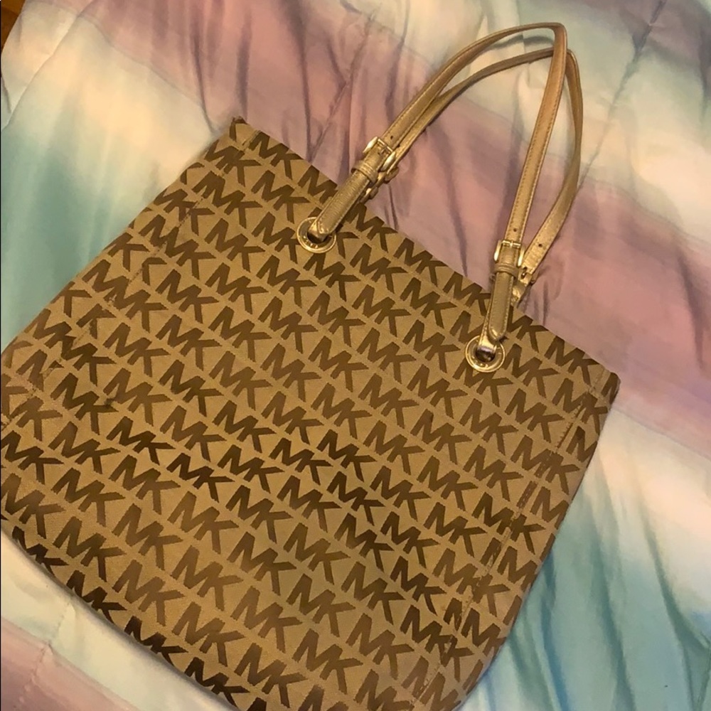 Michael Kors purse